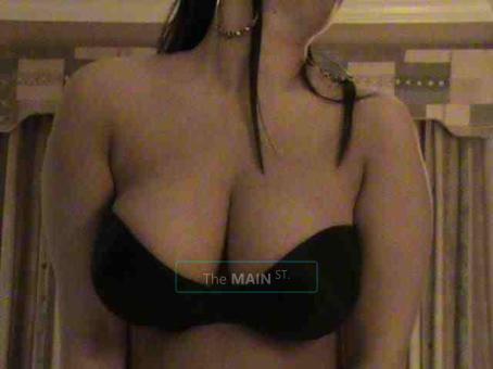 Sexii Italian Viviana is back :) & slso 4 hands available, 23