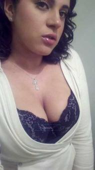 [[Exotic hottie with a body, waiting just for you]], 24