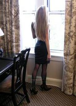 ** Available -- Petite Blonde - Full Body Massage **, 30