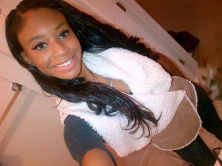 Native Cuban -Tanned Classy Petite Queen, 18