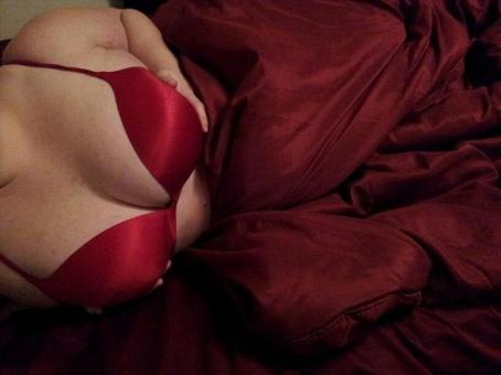 Sweet Curvy White Lonely Girl for YOU!!! I am local GUYS!!!, 26