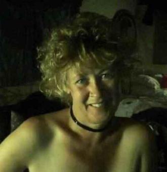 A submissive woman, 47