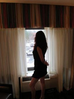 Arriving Monday 4/15 - 4/18...Sexy, mature MILF in the Hartford Area, now pre-booking, 43