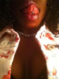 HOT petite PLAYmate / outcalls && incalls, 20