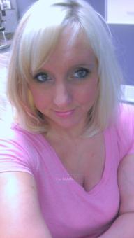 Hair Stylist looking to Cut some hair in just my panties,,,, 35