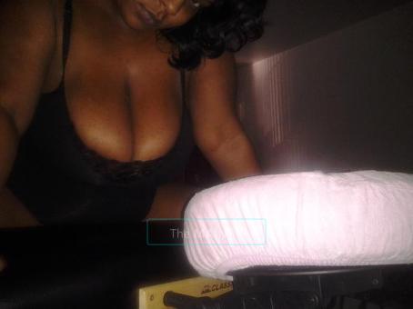 Tplss massage goddess w/ table