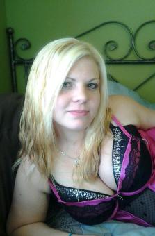 SPeCiaLs SpEciaLs HoT bLoNDe ;), 23